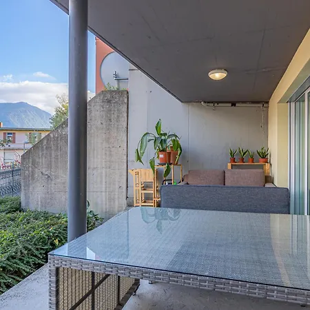 Appartamento Imperial Of 2 With A View And Garden Behind The Station And 10 Min From The Of Lugano