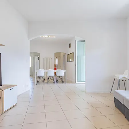 Appartement Imperial Of 2 With A View And Garden Behind The Station And 10 Min From The Of *