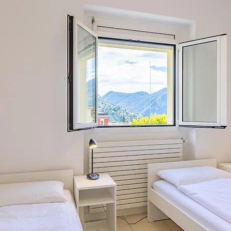 Διαμέρισμα Imperial Of 2 With A View And Garden Behind The Station And 10 Min From The Of Λουγκάνο