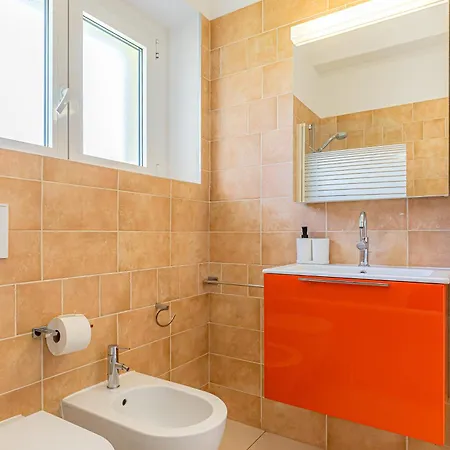 Imperial Of 2 With A View And Garden Behind The Station And 10 Min From The Of Lugano