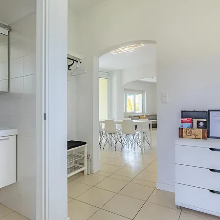 Imperial Of 2 With A View And Garden Behind The Station And 10 Min From The Of Appartement