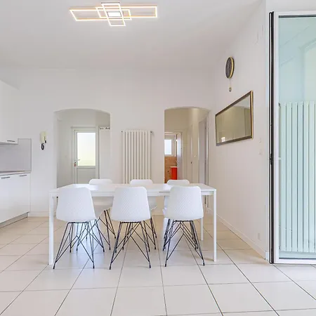 Appartement Imperial Of 2 With A View And Garden Behind The Station And 10 Min From The Of *