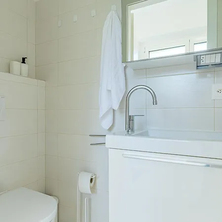 Imperial Of 2 With A View And Garden Behind The Station And 10 Min From The Of * Lugano