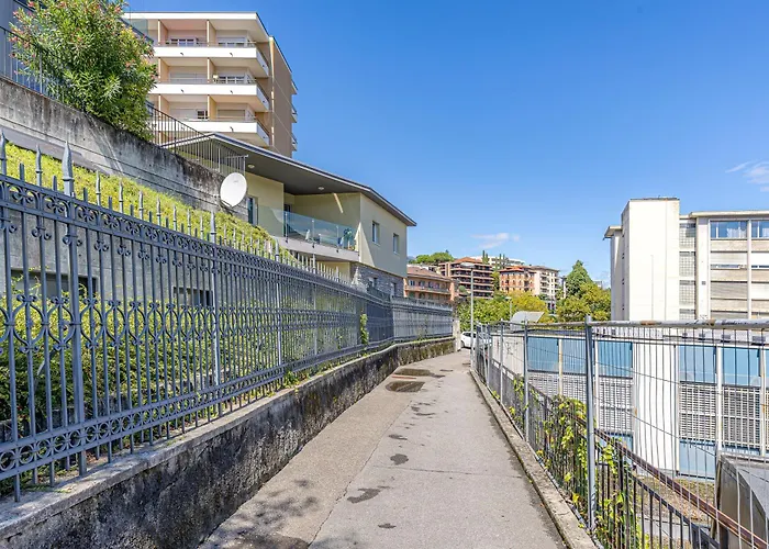 Apartman Imperial Of 2 With A View And Garden Behind The Station And 10 Min From The Of Lugano