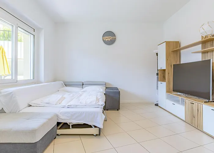 Imperial Of 2 With A View And Garden Behind The Station And 10 Min From The Of *