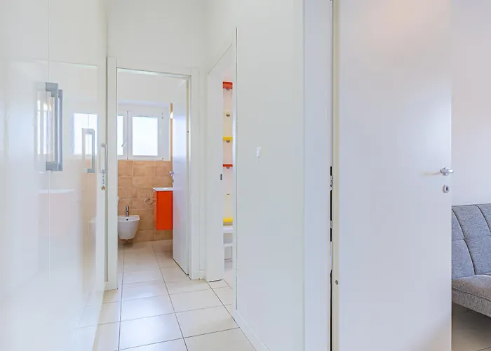 Apartamento Imperial Of 2 With A View And Garden Behind The Station And 10 Min From The Of