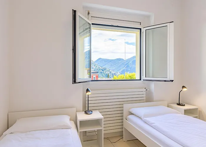 Daire Imperial Of 2 With A View And Garden Behind The Station And 10 Min From The Of Lugano