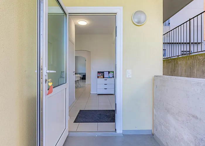 Imperial Of 2 With A View And Garden Behind The Station And 10 Min From The Of *