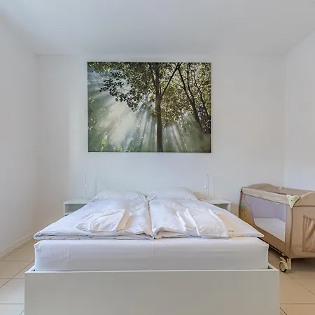 Imperial Of 2 With A View And Garden Behind The Station And 10 Min From The Of *